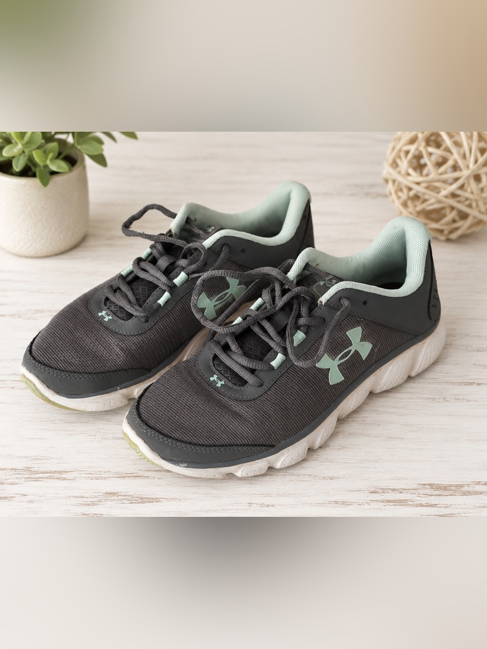 Under Armour Women’s Micro G Assert 7 Running Shoes